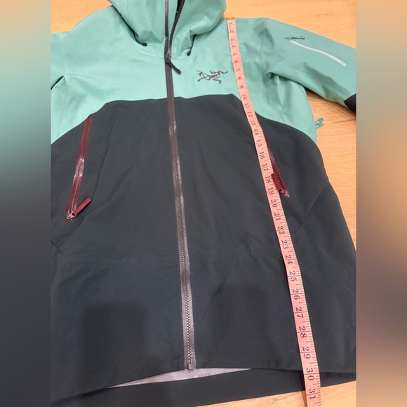 Arc’Teryx Rush snowboarding/ski jacket - Picture 8 of 10